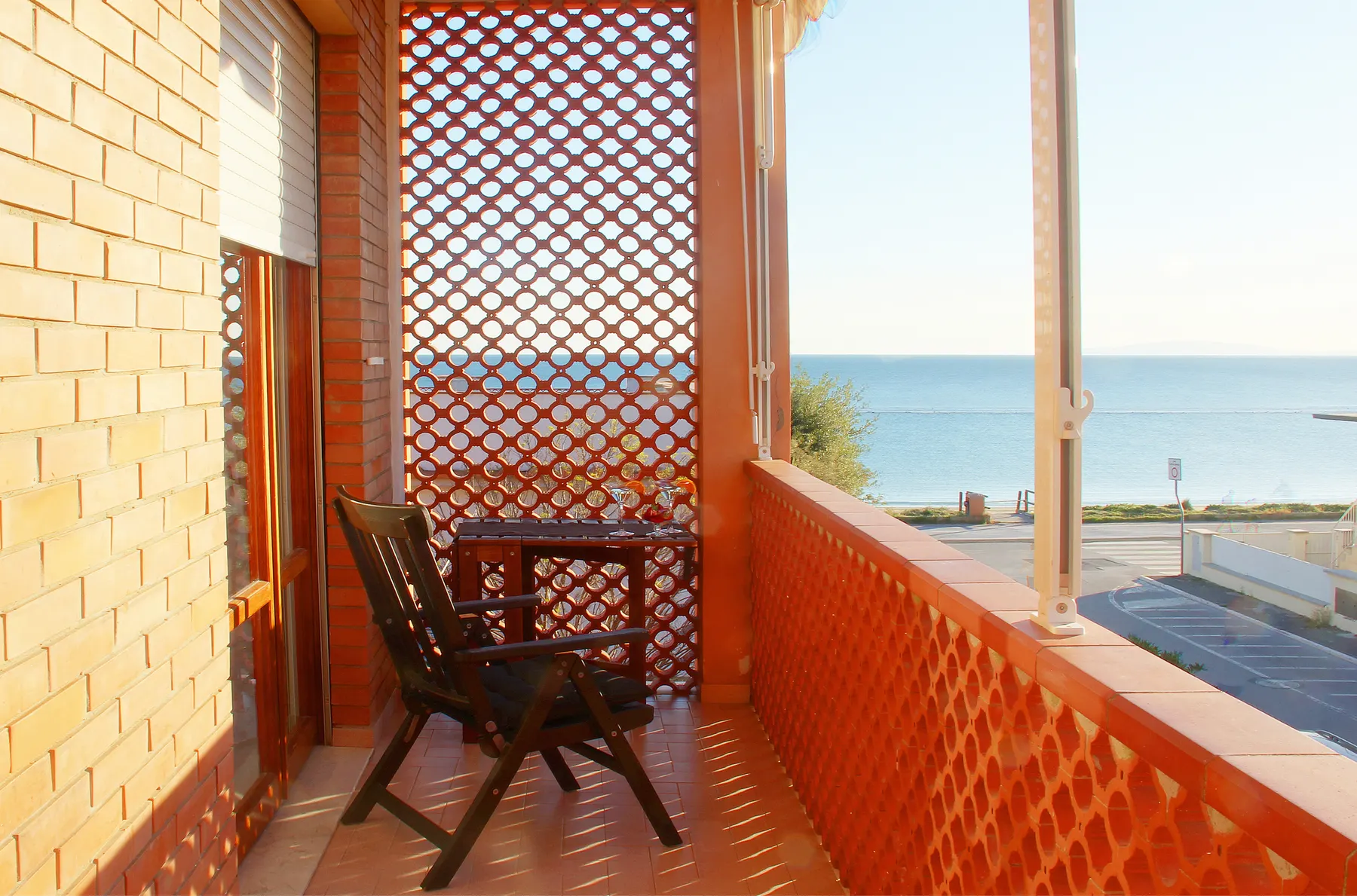 Vista sul mare dal balcone dell'alloggio Blue Sky
