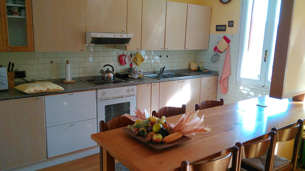 La cucina attrezzata a disposizione degli ospiti