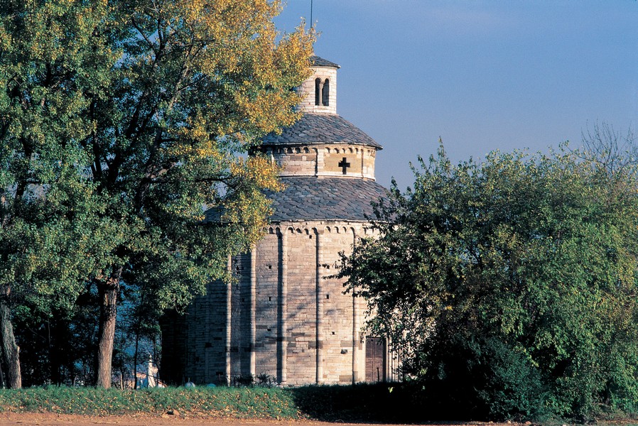 La rotonda romanica di San Tomè